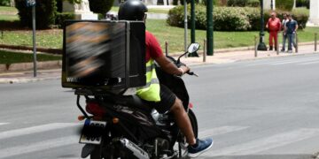 Έκτακτα μέτρα για τους εργαζόμενους του ιδιωτικού τομέα τη Δευτέρα λόγω καύσωνα