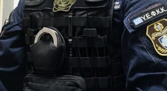 Τον ακινητοποίησαν οι φρουροί μετά από συμπλοκή