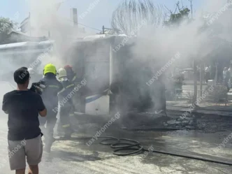 Βόλος: Φωτιά ξέσπασε σε αστικό λεωφορείο στην οδό Λαρίσης - Σώοι οι επιβάτες