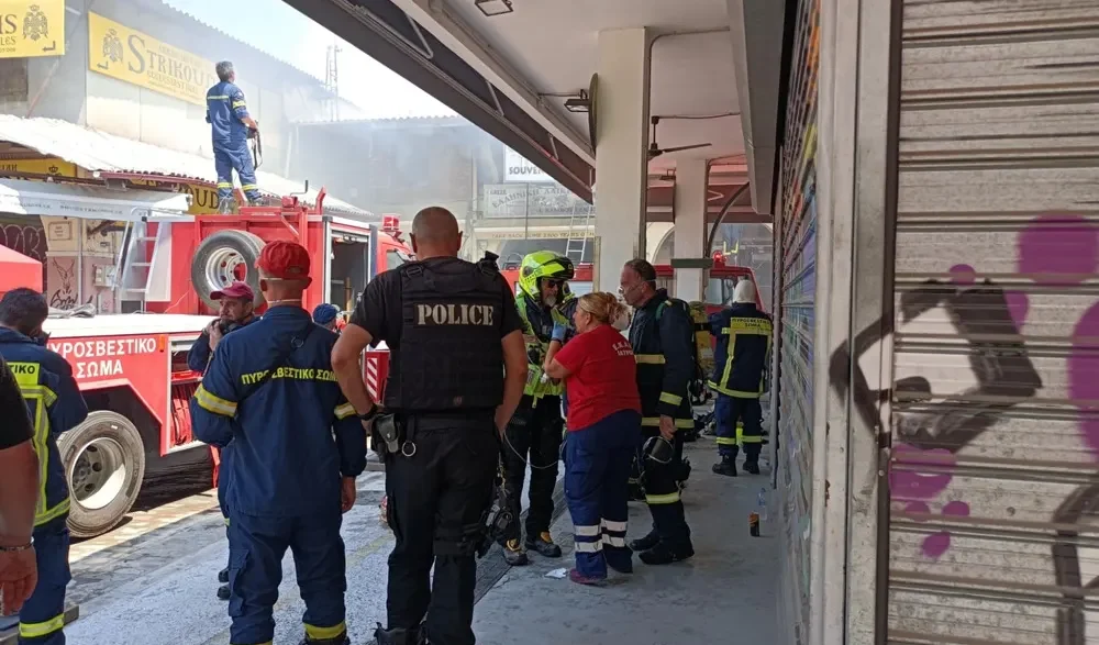  Θεσσαλονίκη: Μεγάλη φωτιά σε κατάστημα στην αγορά Καπάνι 