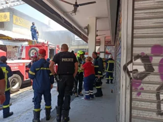  Θεσσαλονίκη: Μεγάλη φωτιά σε κατάστημα στην αγορά Καπάνι 