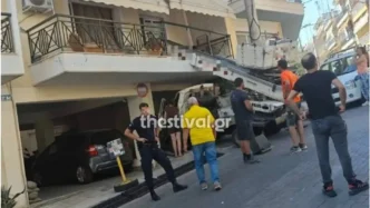 Γερανός έπεσε σε σπίτι Θεσσαλονίκη