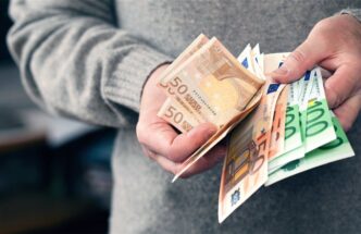 Εισφορές μισθωτών με μπλοκάκι