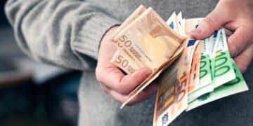 Εισφορές μισθωτών με μπλοκάκι