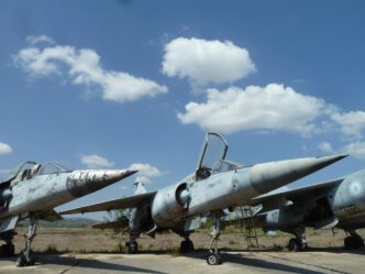 Ενώπιον του Εισαγγελέα την Πέμπτη για κατασκοπεία οι 4 Κινέζοι που συνελήφθησαν στην Τανάγρα
