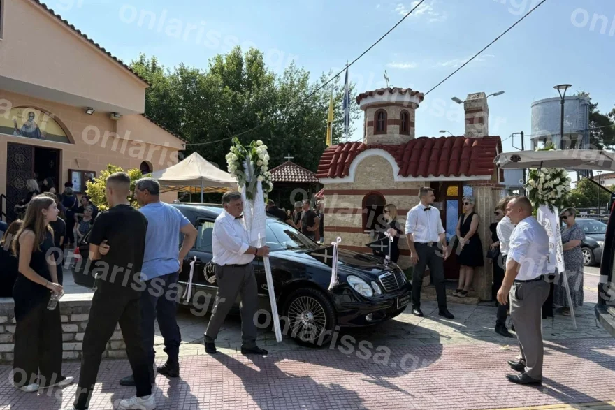 Θρήνος στη Γιάννουλη Λάρισας: Κηδεύτηκε η 18χρονη που κατέρρευσε σε γυμναστήριο