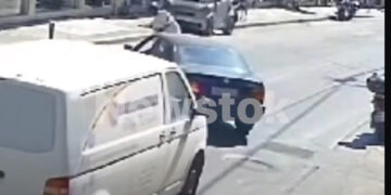 Τον εμβόλισε και του ζήτησε τα ρέστα