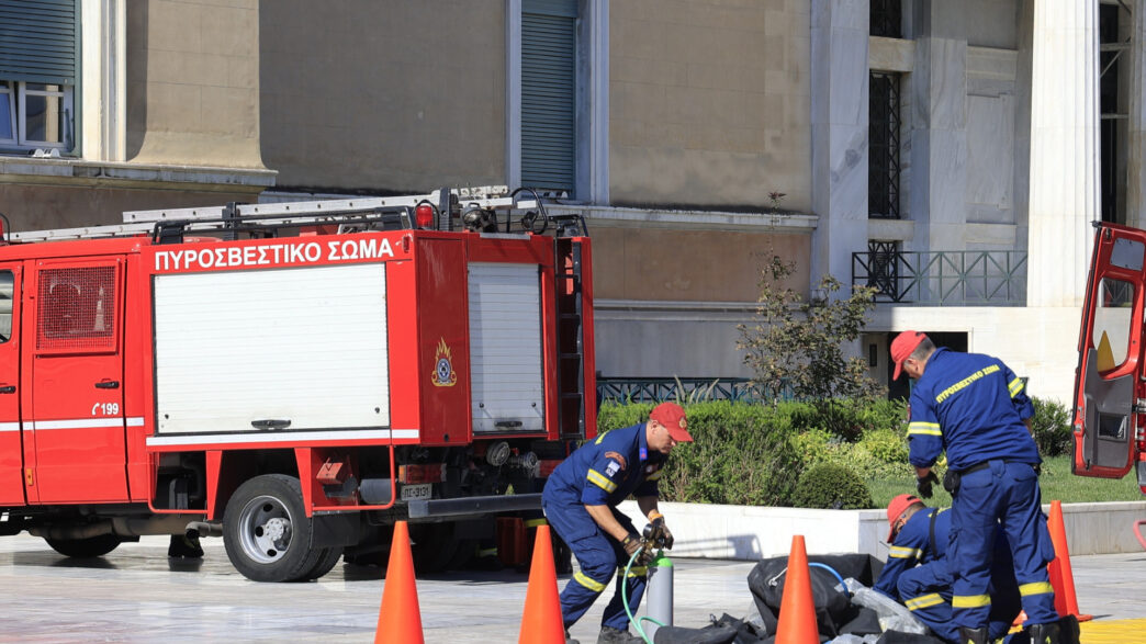 Βουλή: Ύποπτος φάκελος με σκόνη σήμανε συναγερμό