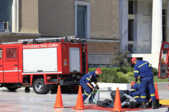 Βουλή: Ύποπτος φάκελος με σκόνη σήμανε συναγερμό