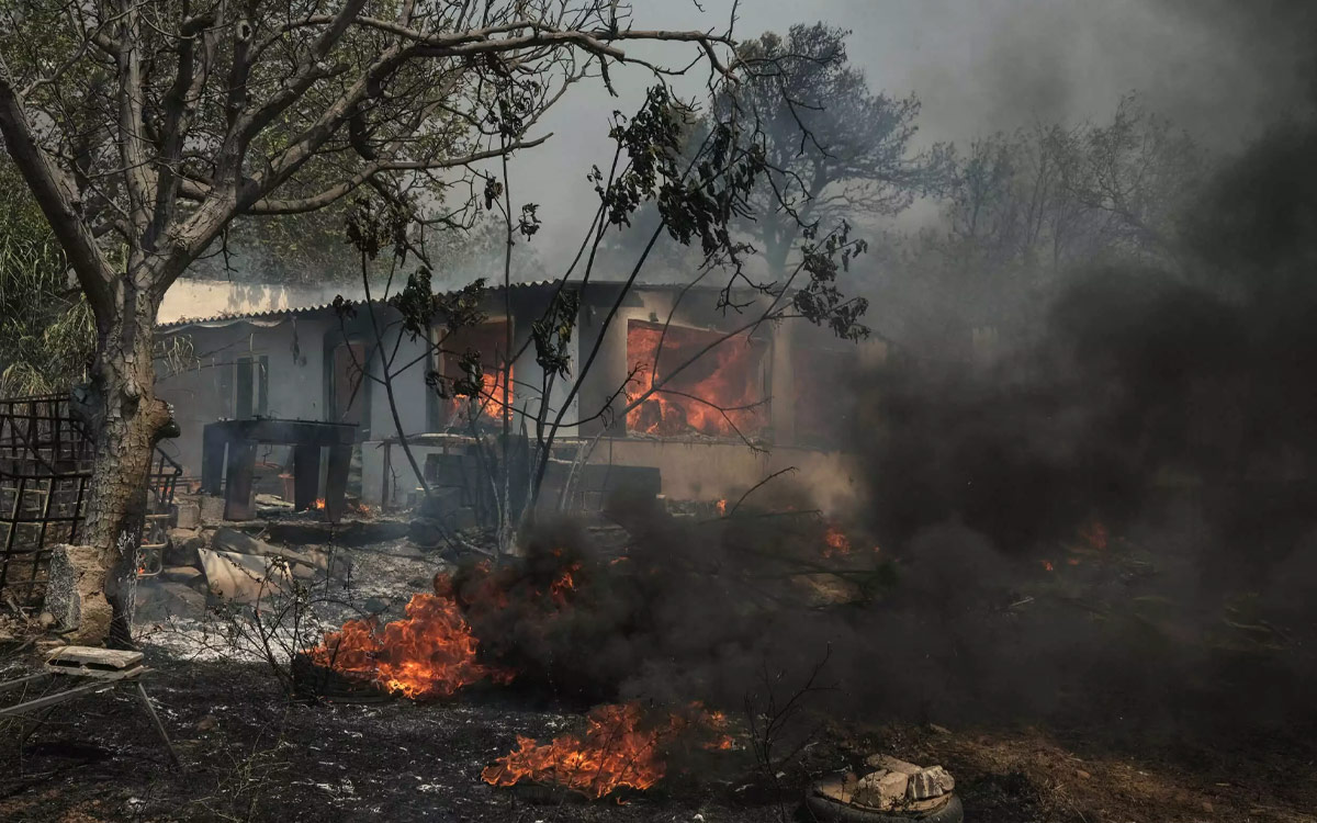 Μέτρα στήριξης για πυρόπληκτους: Επιδότηση ενοικίου, ενίσχυση έως 6.000€ και τριετής απαλλαγή ΕΝΦΙΑ