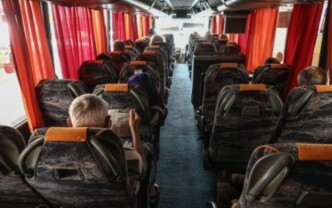 Επίθεση με πέτρες σε τουριστικό λεωφορείο
