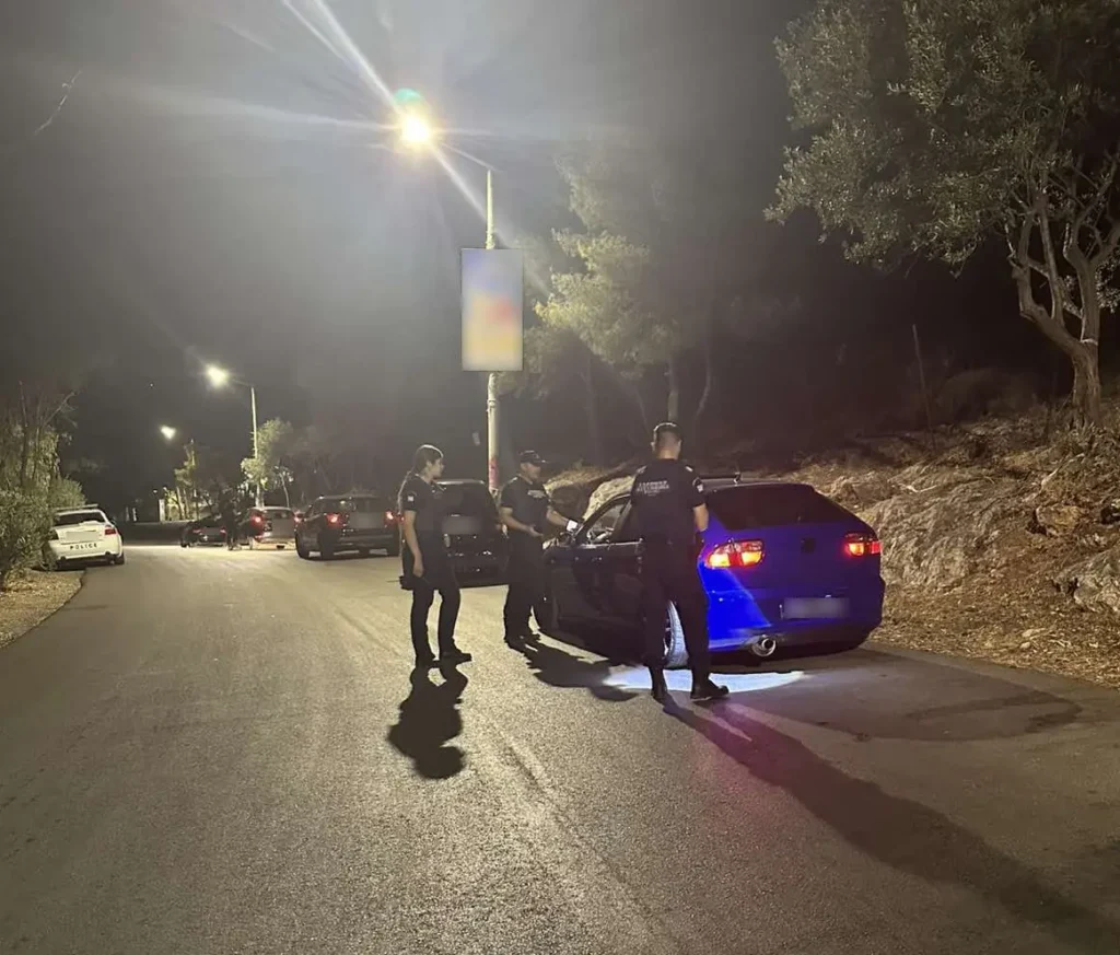 «Σαρωτικοί έλεγχοι σε Ίλιον - Πετρούπολη: Τι "ψάρεψε" η Αστυνομία σε μία νύχτα;»