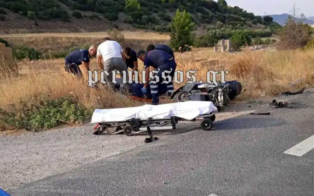 Τραγωδία στην άσφαλτο: Νεκρός νεαρός μοτοσικλετιστής σε σύγκρουση με τρακτέρ στη Βοιωτία