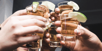 Ανήλικος αλκοόλ κλαμπ