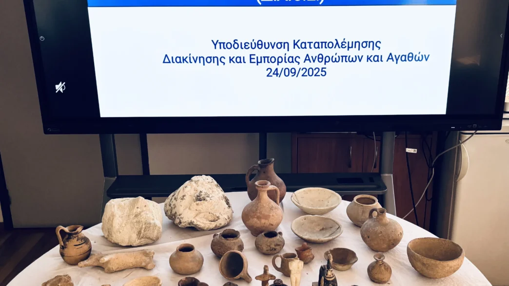 Σύλληψη 77χρονου για αρχαιοκαπηλία – Βρέθηκαν αρχαία αντικείμενα και φιάλη με ανθρώπινο έμβρυο