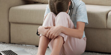 Παιδόφιλος έστελνε μηνύματα σε 10χρονο κορίτσι - «Αστυνομικός είπε απλά να τον κάνω μπλοκ» είπε η μητέρα