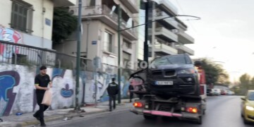 Τροχαίο ατύχημα στην Αρδηττού: ΙΧ προσέκρουσε σε τοίχο