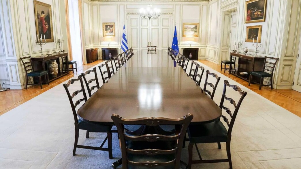 Φουντώνουν τα σενάρια για ανασχηματισμό – Στο μικροσκόπιο υπουργοί και επιστροφές