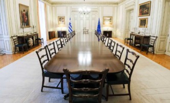 Φουντώνουν τα σενάρια για ανασχηματισμό – Στο μικροσκόπιο υπουργοί και επιστροφές