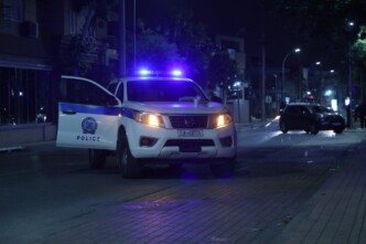 «Ξεδόντιασε» η ΕΛ.ΑΣ. σπείρα που ρήμαζε καταστήματα στη Σαλαμίνα – Ανάμεσά τους και ανήλικος
