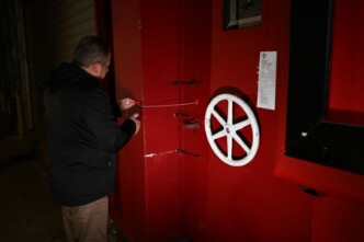 Σφραγίστηκε το μπαρ στο Γκάζι μετά τον θάνατο της 16χρονης – Εντολή Δούκα για άμεση παρέμβαση