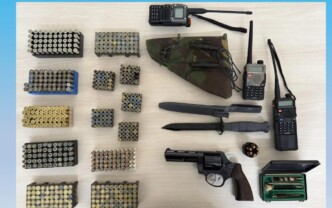 Σύλληψη 57χρονου στο Ηράκλειο για κατοχή όπλων και παράνομες συσκευές επικοινωνίας
