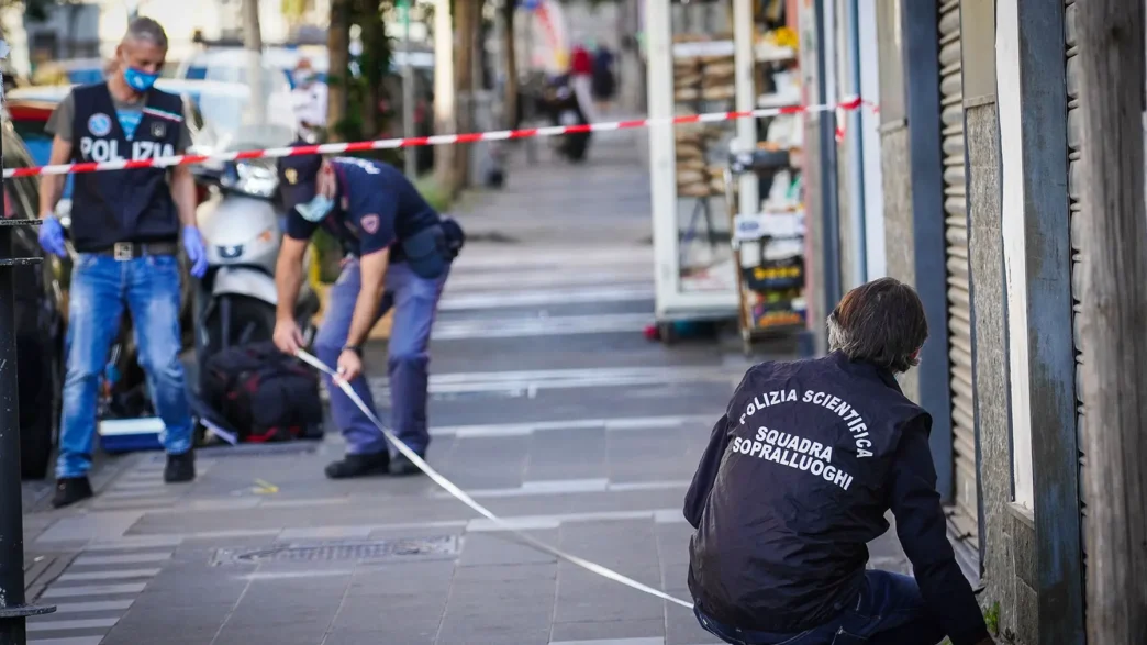 Φρικτό έγκλημα στο Μιλάνο: 62χρονος μαχαίρωσε μέχρι θανάτου την πρώην σύζυγό του κάτω από το σπίτι της