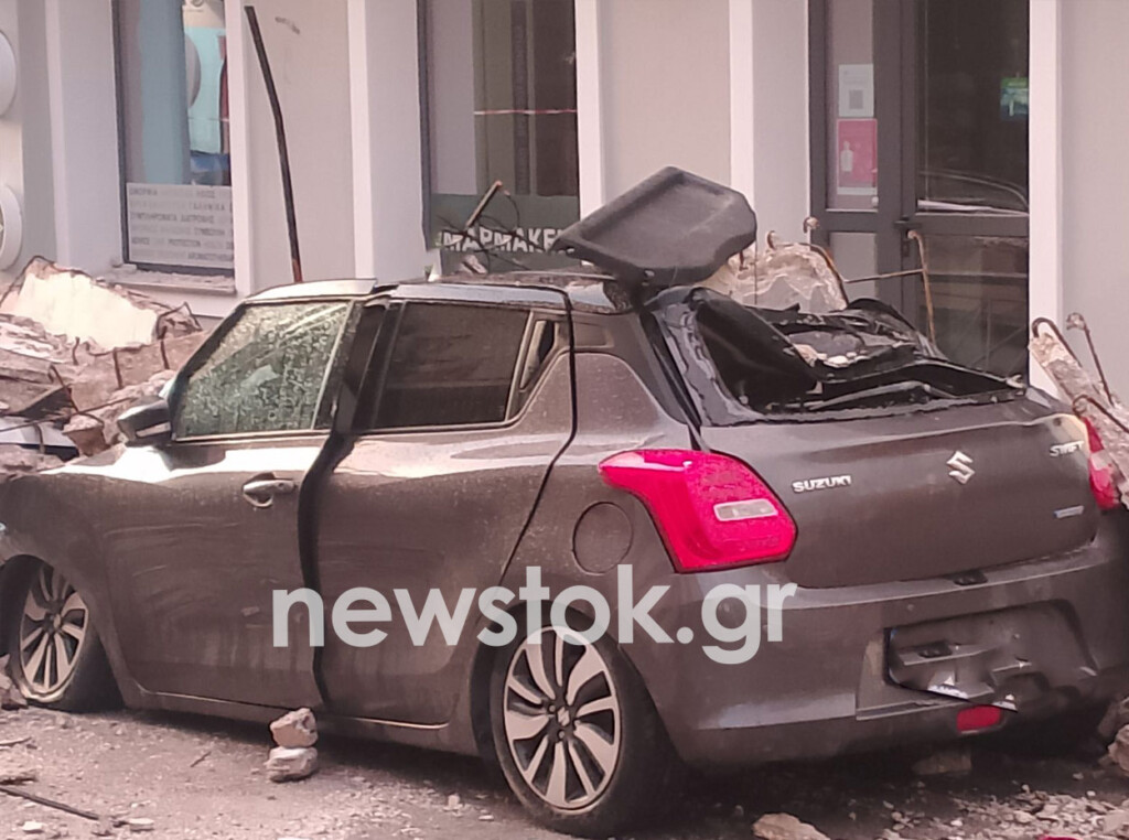 Λαύριο: Κατέρρευσε μπαλκόνι πολυκατοικίας – Τραυματισμός γυναίκας και ζημιές σε οχήματα