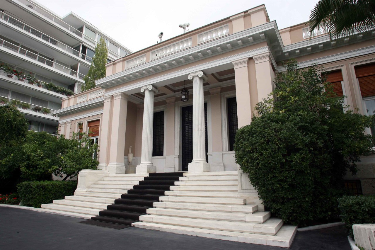 Γκρίνια στη «γαλάζια» πολυκατοικία: Παράπονα βουλευτών για «μεροληπτικές» επιλογές και λίστα-φωτιά από το Μαξίμου!