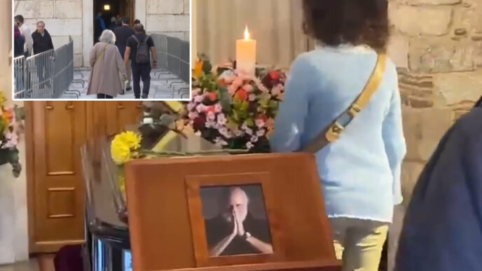 Στη Μητρόπολη Αθηνών ο τελευταίος αποχαιρετισμός στον Διονύση Σαββόπουλο
