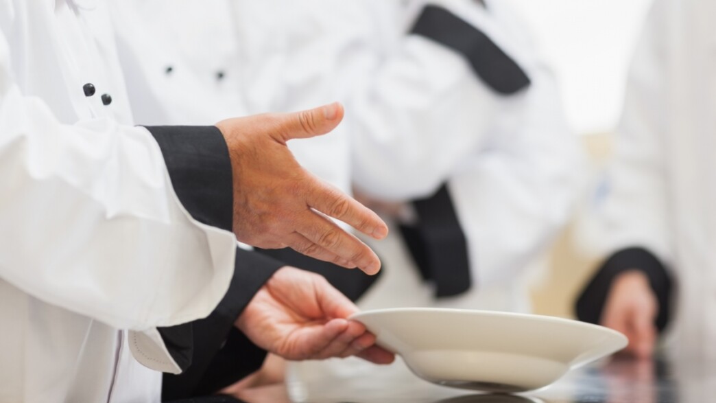 Σύλληψη γνωστού τηλεοπτικού σεφ για χρέη άνω των 350.000 ευρώ στο Δημόσιο