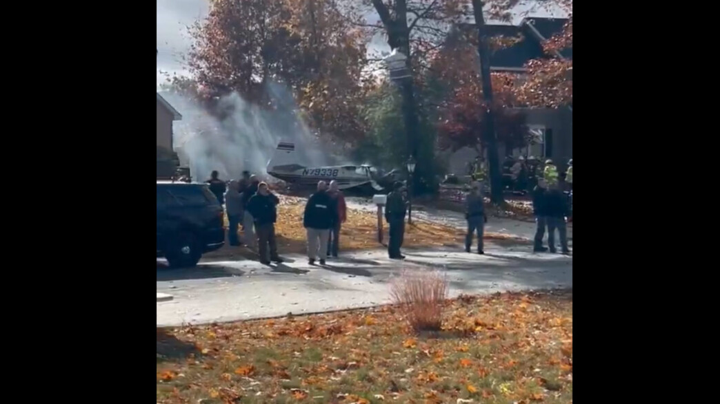 Τραγωδία στη Νέα Υόρκη: Μονοκινητήριο αεροσκάφος συνετρίβη δίπλα σε σπίτι – Νεκρός ο πιλότος