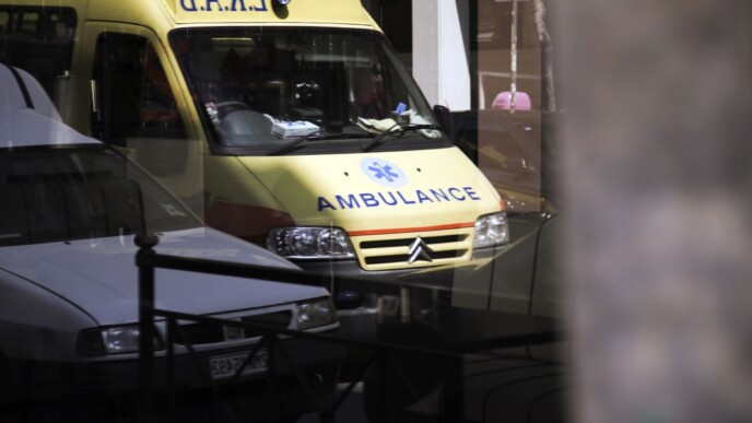 ΑΣΘΕΝΟΦΟΡΟ ΕΚΑΒ