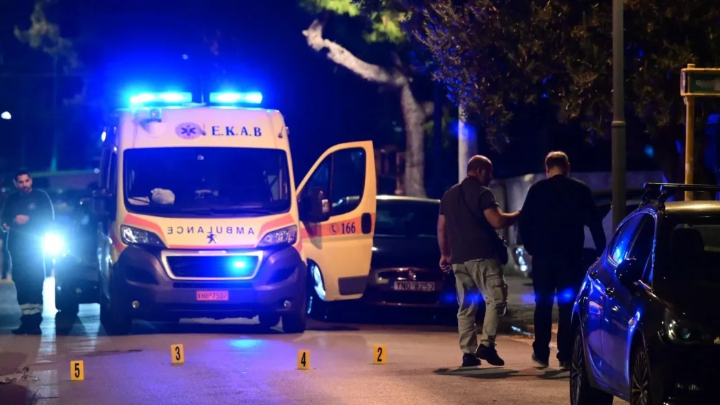 Άγιος Δημήτριος: Καταδίωξη διαρρηκτών με τρεις τραυματίες αστυνομικούς - Εμβόλισαν μηχανές της ΔΙΑΣ για να διαφύγουν