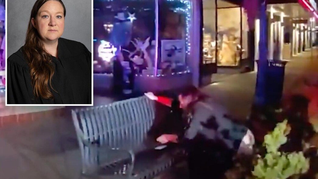 Σκάνδαλο στην Αριζόνα: Μεθυσμένη δικαστής πιάστηκε να ουρεί δημόσια – Παραιτήθηκε μετά τη δημοσιοποίηση του βίντεο