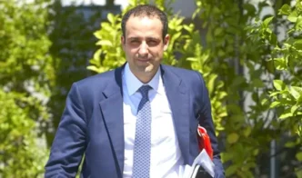 Γρηγόρης Δημητριάδης: «Δεν μας τρομοκρατούν» – Η απάντηση για την εμπρηστική επίθεση στην «Ομάδα Αλήθειας» και η προσωπική στοχοποίηση