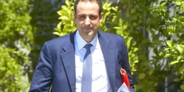 Γρηγόρης Δημητριάδης: «Δεν μας τρομοκρατούν» – Η απάντηση για την εμπρηστική επίθεση στην «Ομάδα Αλήθειας» και η προσωπική στοχοποίηση