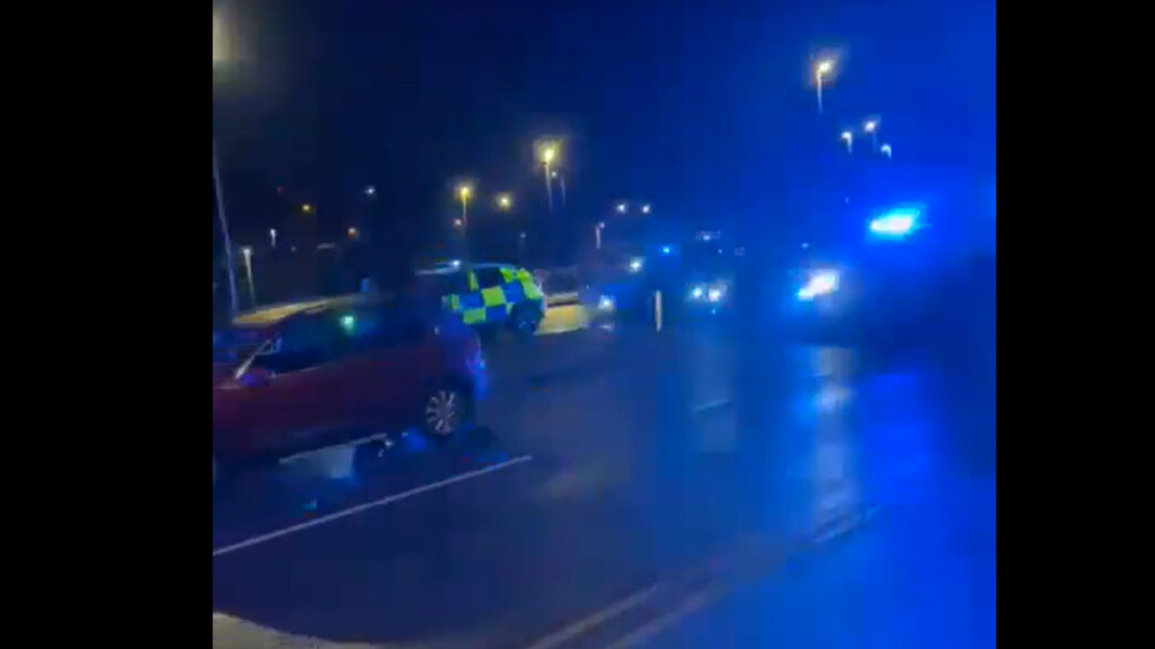 Αιματηρή επίθεση με μαχαίρι σε τρένο στην Αγγλία – Δέκα τραυματίες, δύο συλλήψεις