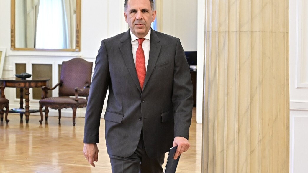 Γιώργος Γεραπετρίτης: Η σιωπή είναι… χρυσός (και προετοιμασία)