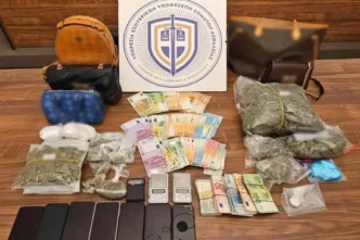 Εξαρθρώθηκαν δύο εγκληματικές οργανώσεις ναρκωτικών με εμπλοκή αστυνομικού στην Αττική