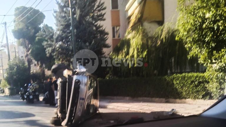 Χαλάνδρι: Αυτοκίνητο αναποδογύρισε στην οδό Παλαιολόγου - Μία τραυματίας