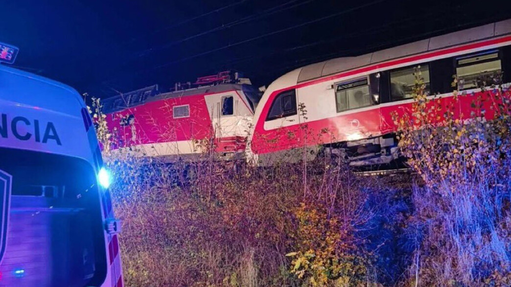 Σφοδρή σύγκρουση δύο τρένων στη Σλοβακία – Δεκάδες τραυματίες, 11 σε νοσοκομείο