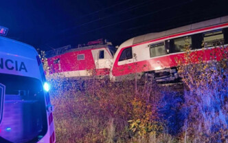 Σφοδρή σύγκρουση δύο τρένων στη Σλοβακία – Δεκάδες τραυματίες, 11 σε νοσοκομείο