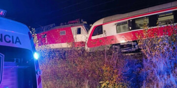 Σφοδρή σύγκρουση δύο τρένων στη Σλοβακία – Δεκάδες τραυματίες, 11 σε νοσοκομείο