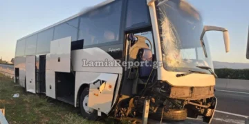 Αθηνών-Θεσσαλονίκης: Τουριστικό λεωφορείο προσέκρουσε σε μπάρες – 6 άτομα στο νοσοκομείο