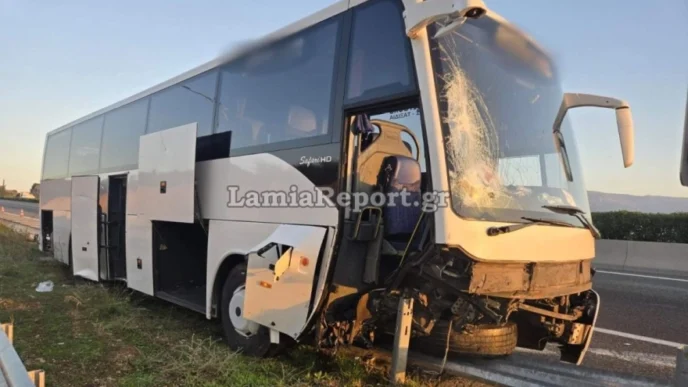 Αθηνών-Θεσσαλονίκης: Τουριστικό λεωφορείο προσέκρουσε σε μπάρες – 6 άτομα στο νοσοκομείο