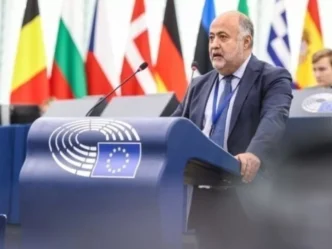 Δημήτρης Τσιόδρας: Πρόταση για απαγόρευση των social media κάτω των 13 ετών