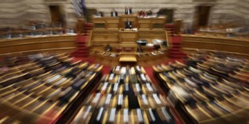 Το «πηγαδάκι» της αγωνίας: «Ο Νοέμβρης καίει» για τη ΝΔ