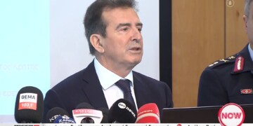 Σαρωτικά μέτρα κατά της παράνομης οπλοκατοχής ανακοίνωσε ο Χρυσοχοΐδης – «Τέλος στους νταήδες της Κρήτης»