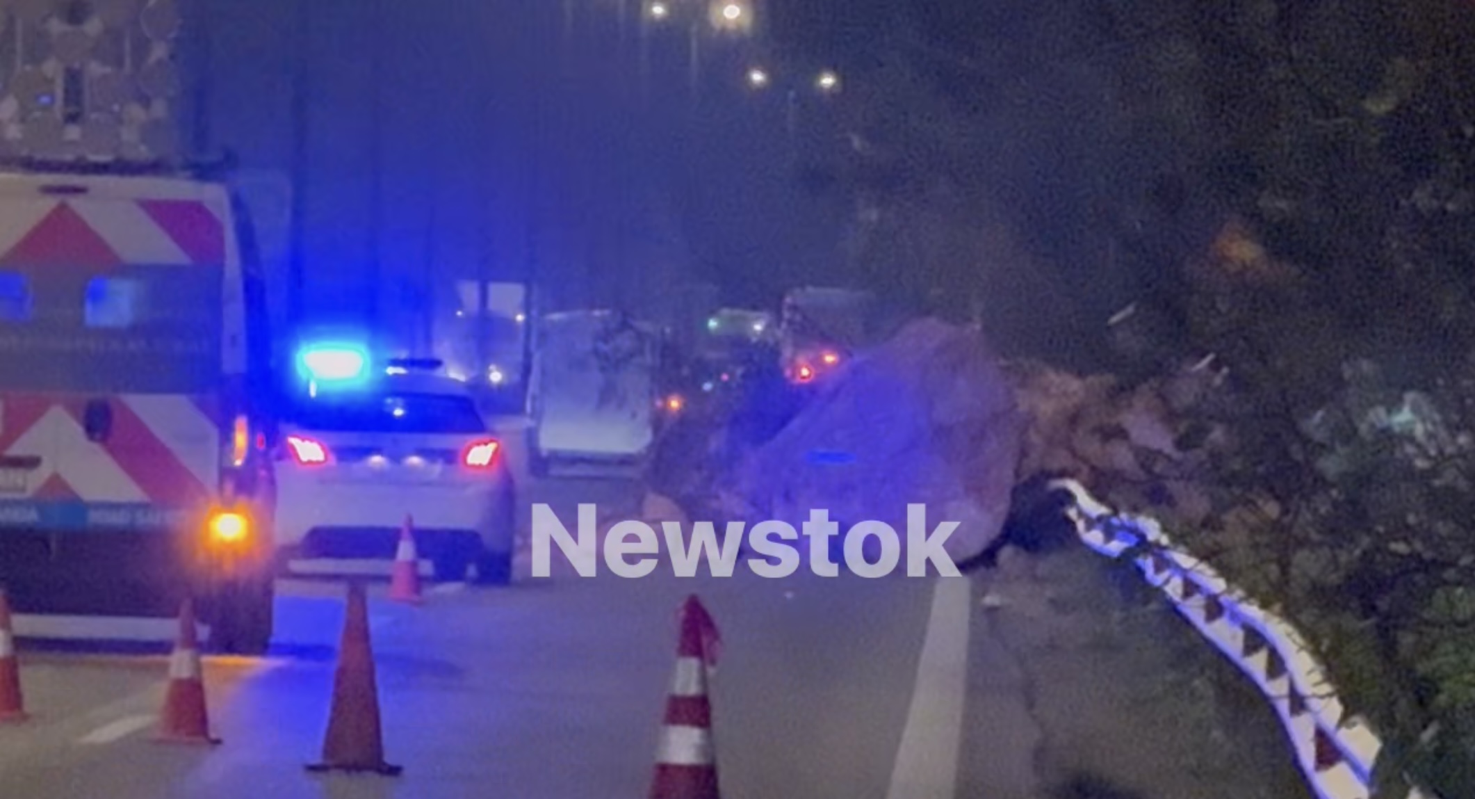 Λεωφόρος Αθηνών: Πτώση βράχων κοντά στο Δαφνί – Ποιες λωρίδες έκλεισαν - newstok.gr